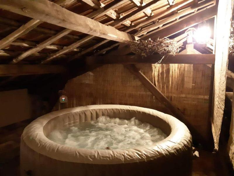 Gite, Jacuzzi & Vin Au Grenier De Madiran Zewnętrze zdjęcie